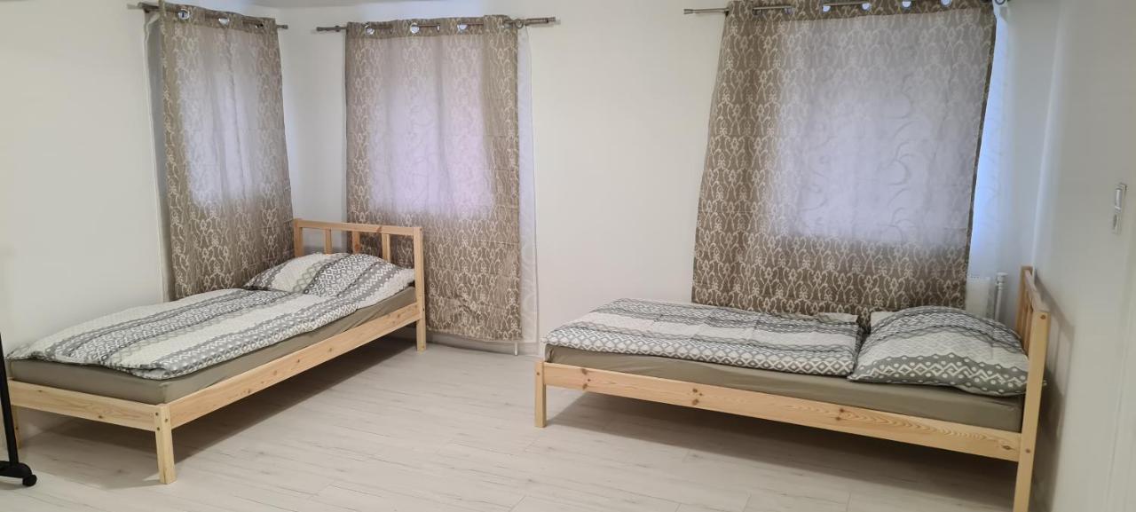 Sg Apartment Фрайщат Екстериор снимка