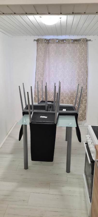Sg Apartment Фрайщат Екстериор снимка