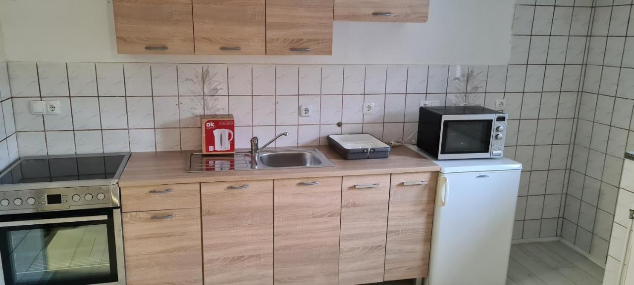 Sg Apartment Фрайщат Екстериор снимка