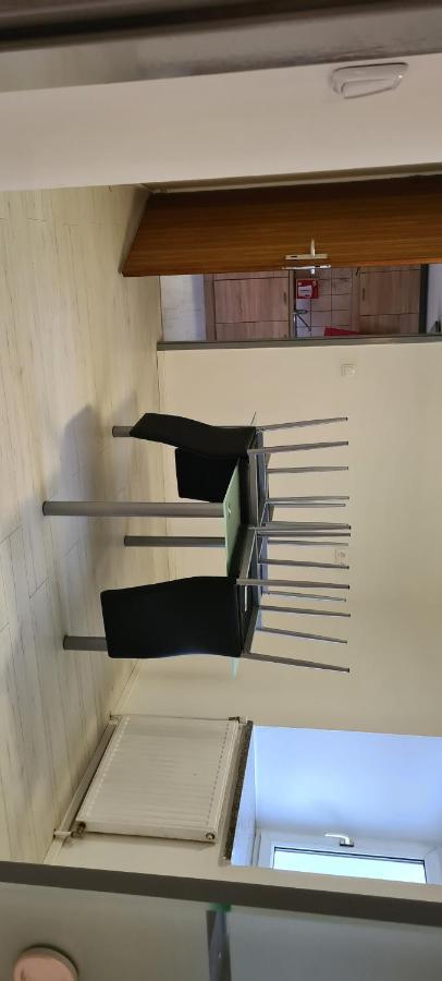 Sg Apartment Фрайщат Екстериор снимка